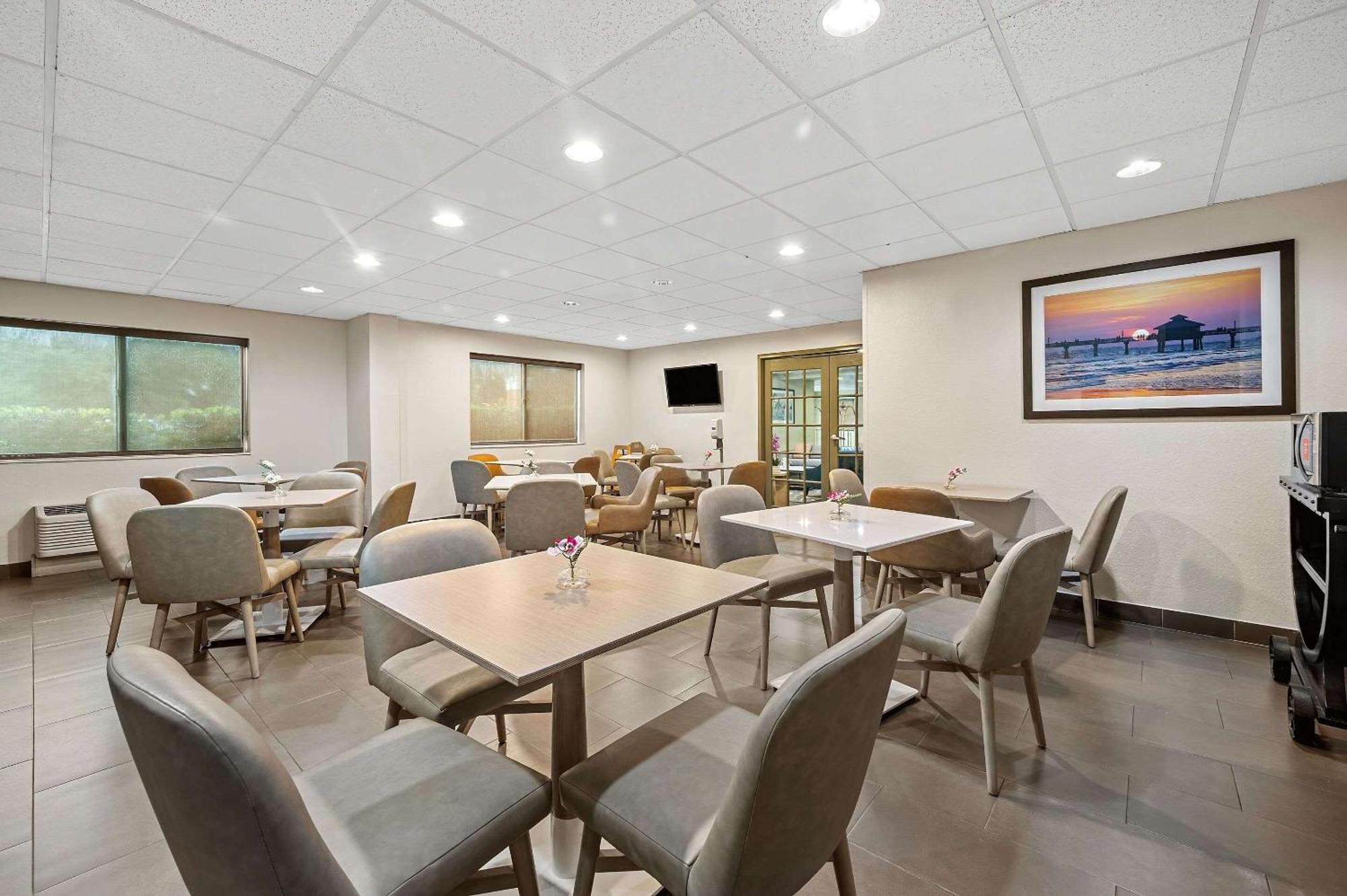 Comfort Inn Fort Myers Northeast Екстер'єр фото
