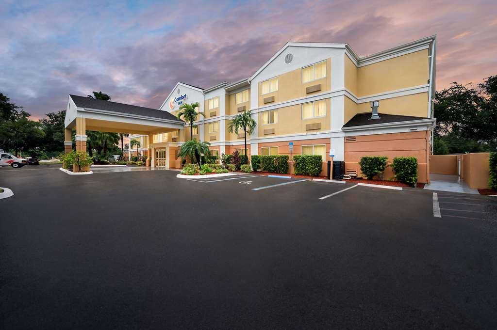 Comfort Inn Fort Myers Northeast Екстер'єр фото