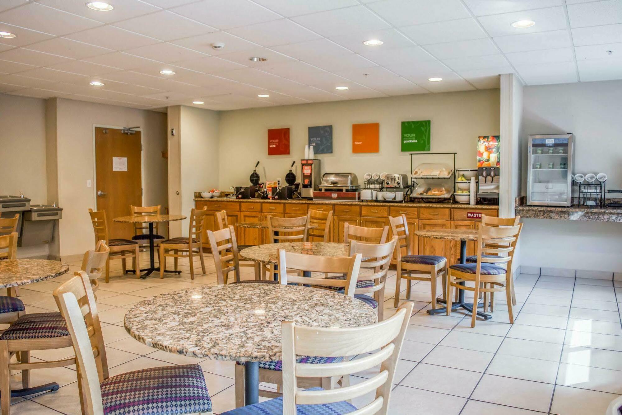 Comfort Inn Fort Myers Northeast Екстер'єр фото